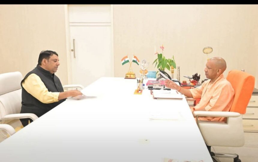 गाजियाबाद शहर विधायक संजीव शर्मा ने मुख्यमंत्री योगी आदित्यनाथ से की मुलाकात: हाउस टैक्स वृद्धि पर लगाम लगाने का अनुरोध