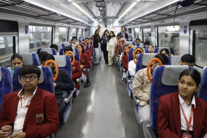 ncrtc-namo-bharat-childrens-day-event-students-as-station-controllers