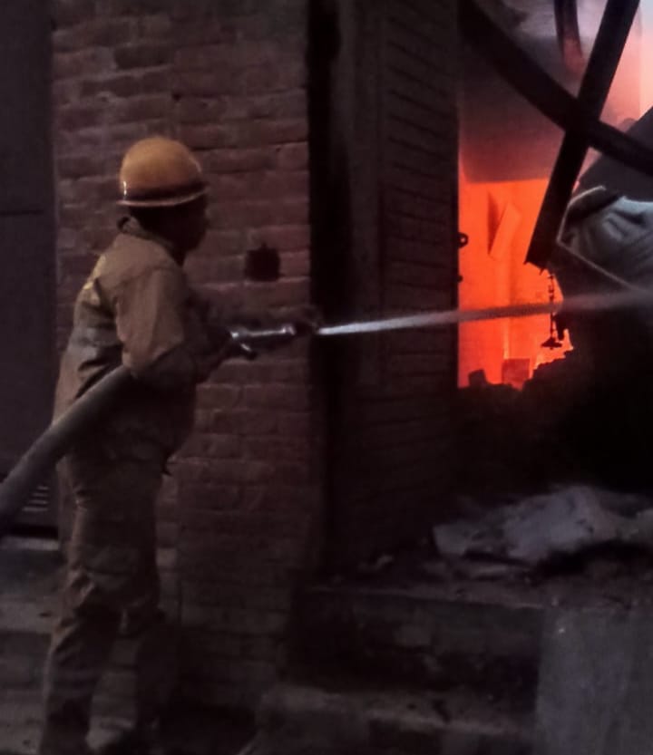 ग़ाज़ियाबाद में बंद मकान में लगी भीषण आग