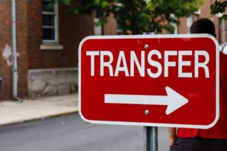 उत्तराखंड सचिवालय में लंबे समय से लंबित तबादलों पर शासन ने मुहर लगाई। 49 समीक्षा अधिकारी, 15 सहायक समीक्षा अधिकारी और 31 कंप्यूटर ऑपरेटरों के तबादले किए गए।