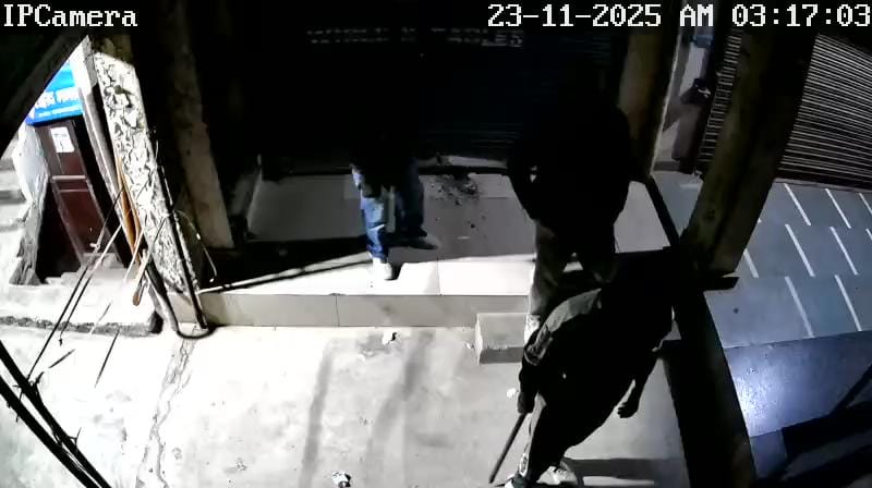 #GhaziabadNews, #LalkuanChori, #ShopTheft, #CrimeNewsUP, #MayankElectrical, #GhaziabadCrime, #BreakingNews, #UPNews, #ChoriKiVaaradat