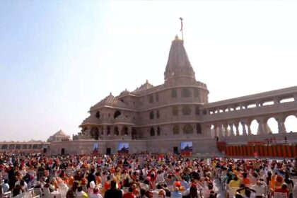 राम मंदिर पर धर्म-ध्वजा फहराने अयोध्या पहुंचे प्रधानमंत्री नरेंद्र मोदी