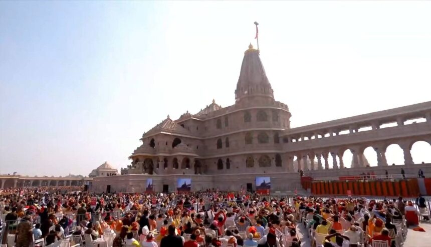 राम मंदिर पर धर्म-ध्वजा फहराने अयोध्या पहुंचे प्रधानमंत्री नरेंद्र मोदी