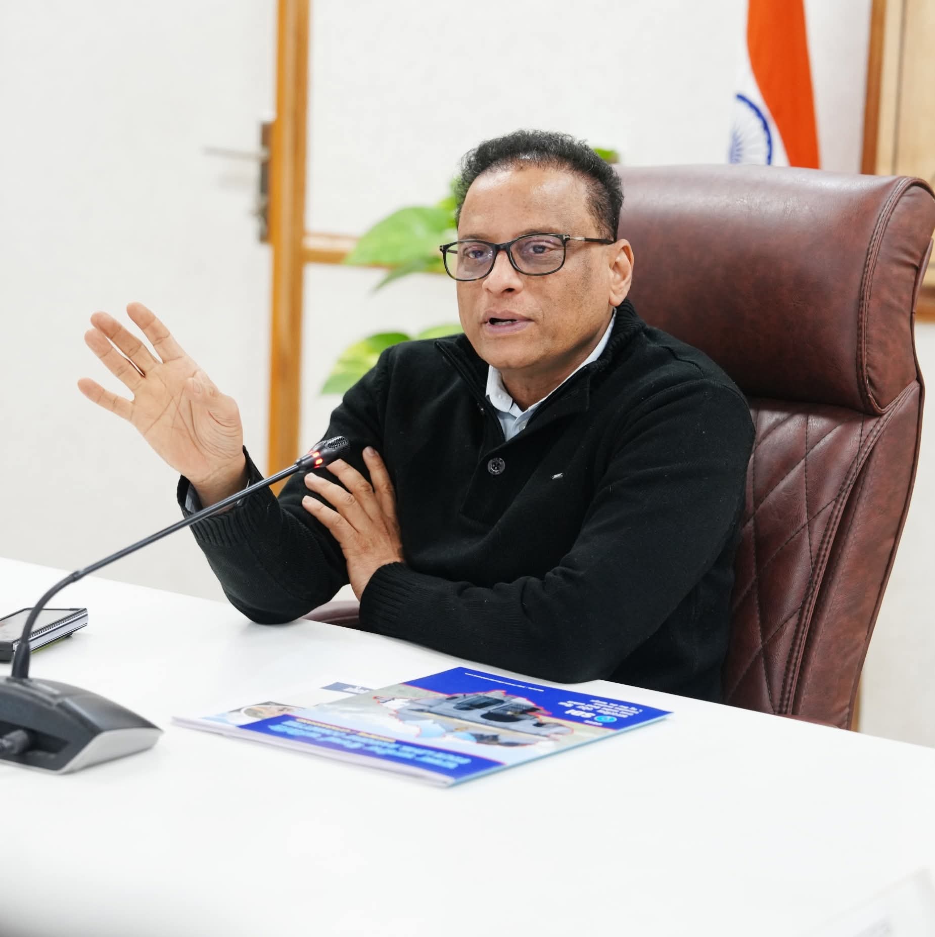 सचिव ने बैंकों को ऋण-जमा अनुपात 60% तक बढ़ाने के निर्देश दिए