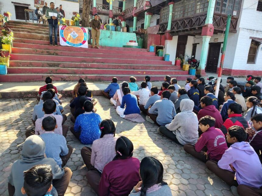 प्राथमिक कीवर्ड: द्वाराहाट पुलिस जागरूकता अभियान