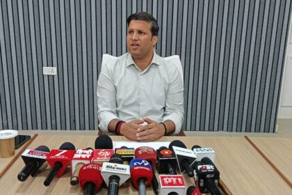 जिलाधिकारी ने SIR प्रक्रिया पर दी मीडिया को जानकारी, कहा- पारदर्शिता के साथ समयबद्ध तरीके से पूरा होगा कार्य