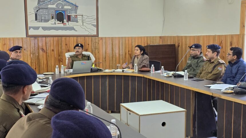 SP अक्षय कोंडे ने लिया परेड का मान-प्रणाम