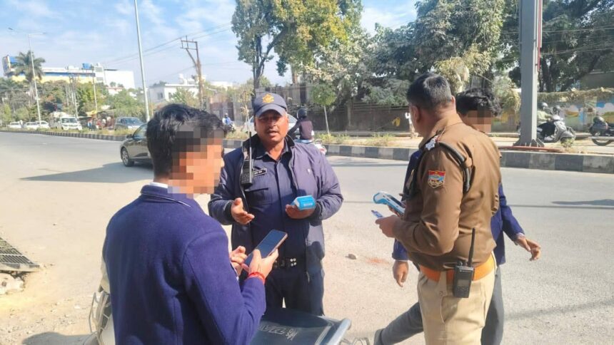 रॉंग साइड और रेड लाइट जंपिंग पर पुलिस सख्त, एक दिन में 481 चालान, सबसे ज्यादा रेड लाइट उल्लंघन