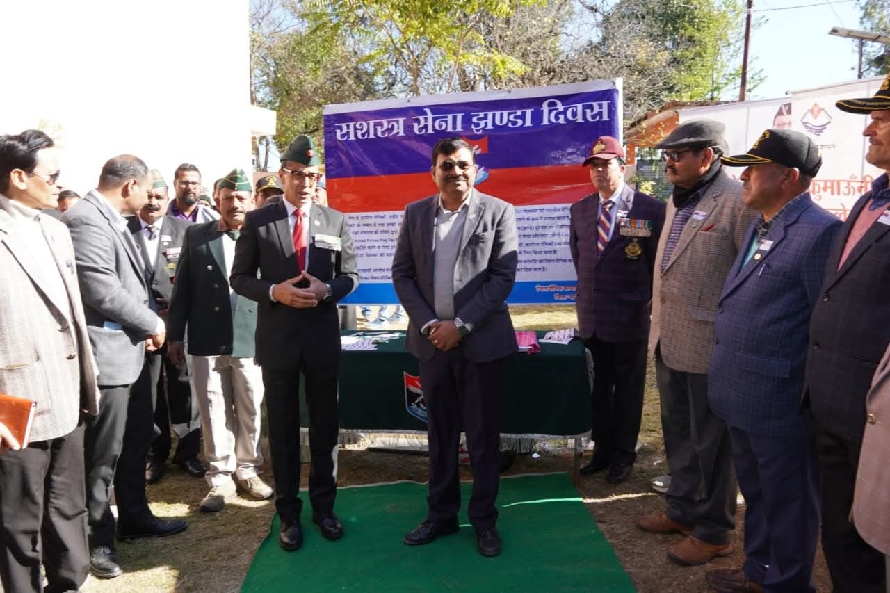 पूर्व सैनिकों के योगदान को किया नमन