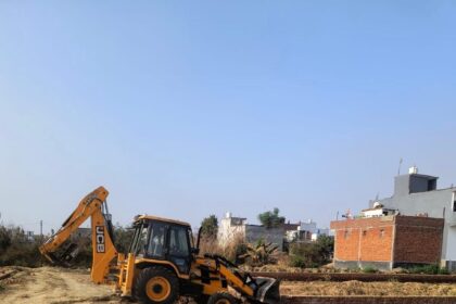 गाजियाबाद अवैध कॉलोनियों पर कार्रवाई