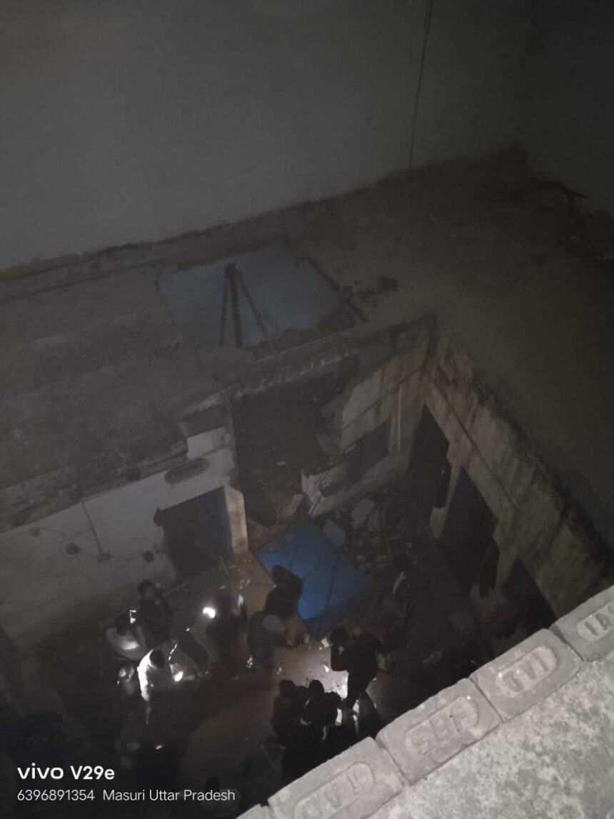 आतिशबाजी बनाते समय जोरदार धमाका, एक युवक गंभीर रूप से घायल