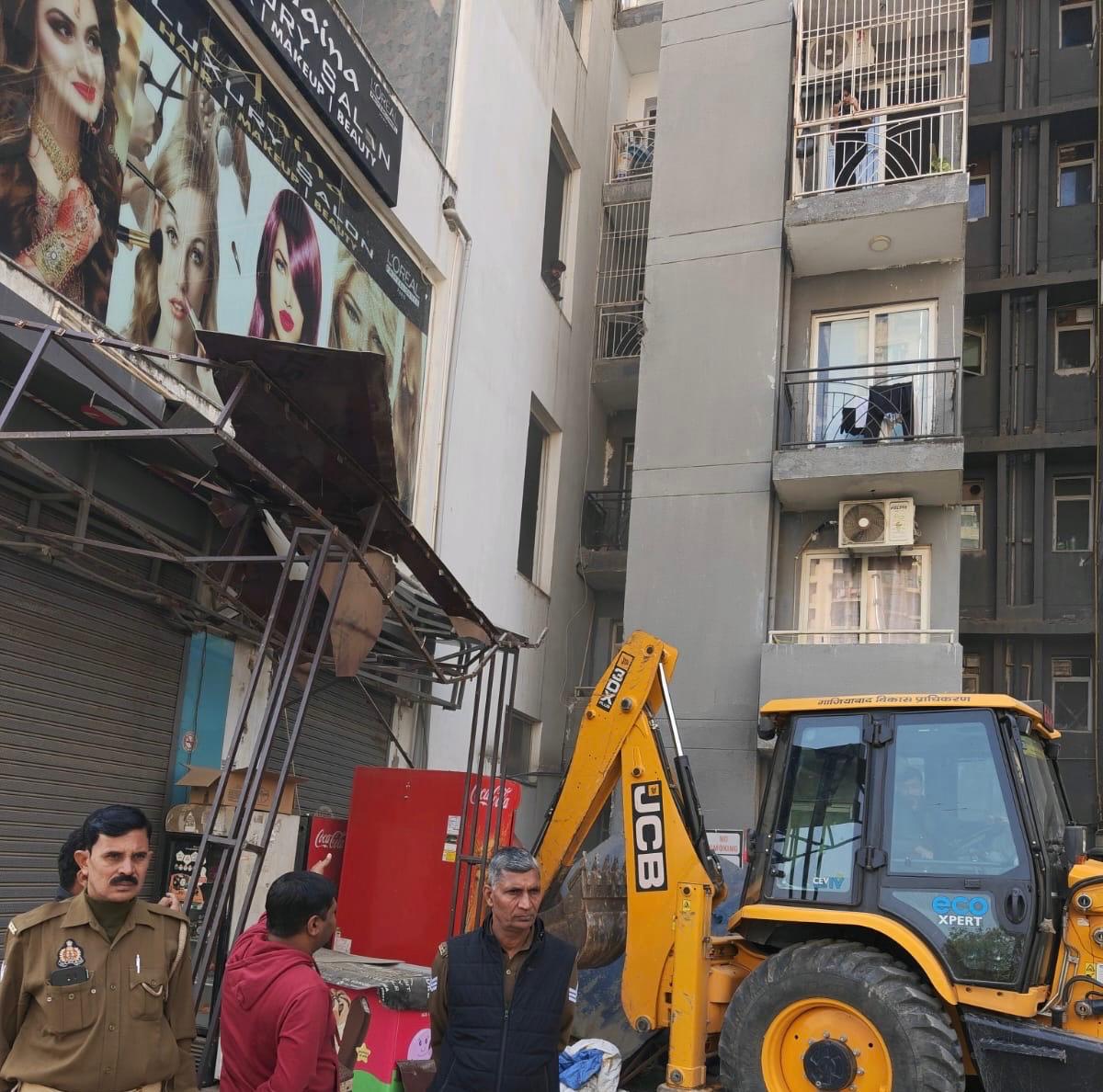 गाज़ियाबाद जीडीए अवैध निर्माण कार्रवाई