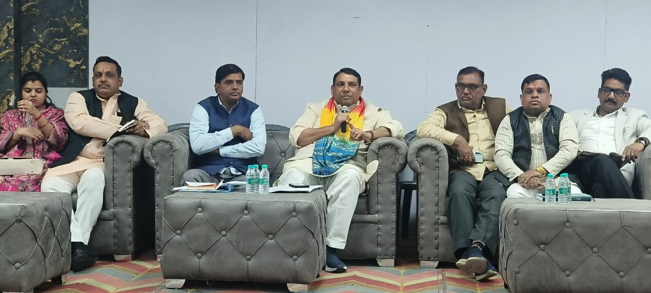 गाजियाबाद SIR अभियान संजीव शर्मा ने बैठक में दी सख्त हिदायत