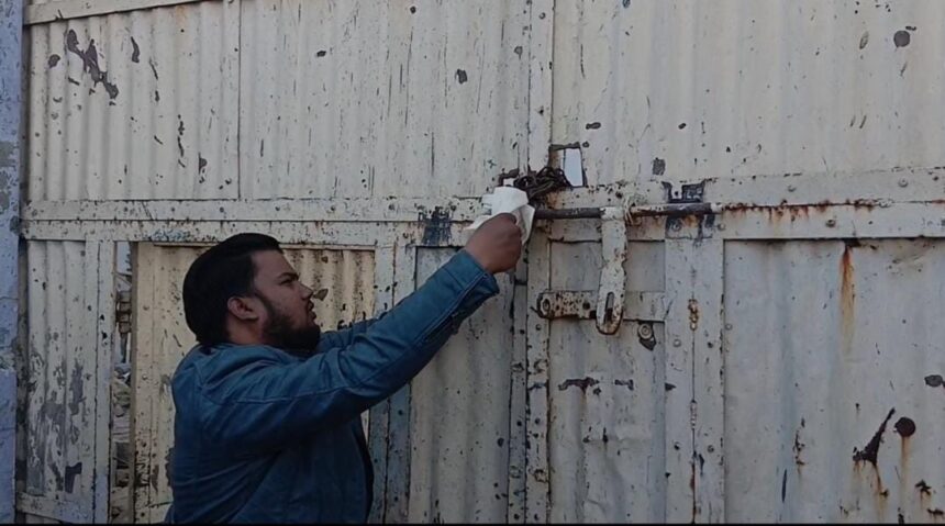 DM अतुल वत्स ने अस्पताल सीज किया हाथरस