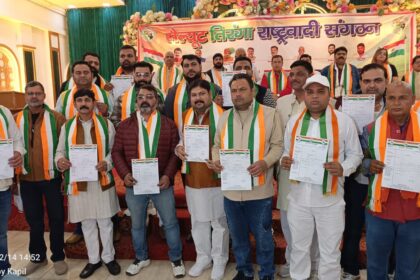 भारी स्कूल बैग पर सख्ती की मांग, IPA ने डीएम गाजियाबाद को सौंपा ज्ञापन