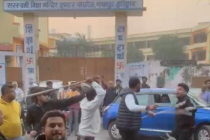 हरिद्वार लाठी-डंडों की मारपीट वीडियो वायरल
