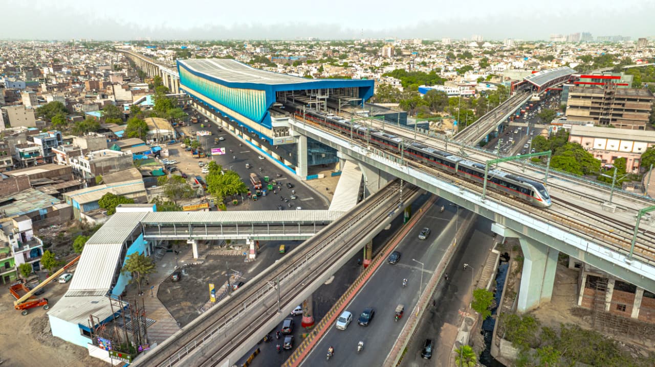 नमो भारत स्टेशन पर मिलेंगी रूफटॉप रेस्टोरेंट