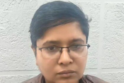 दरोगा भुवनेश्वरी सिंह रिश्वत लेते रंगे हाथ गिरफ्तार