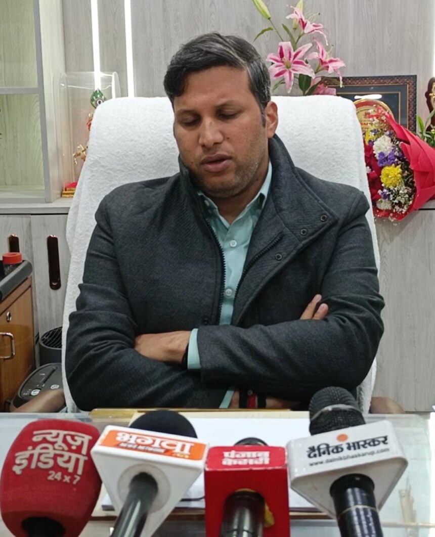 दलालों पर FIR आदेश