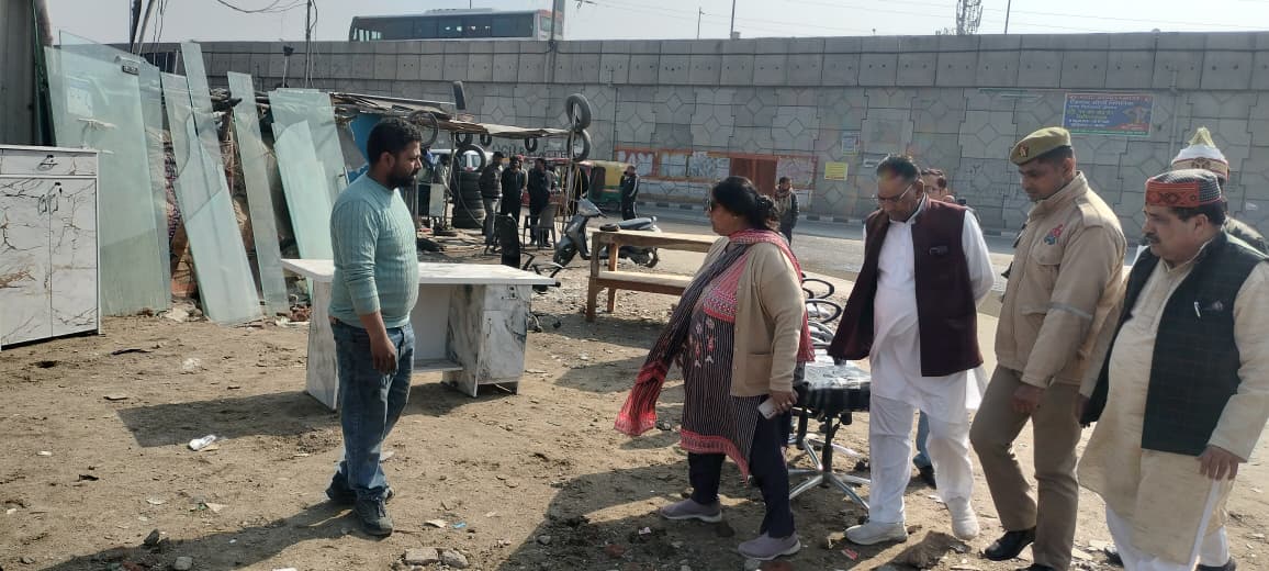 इंदिरापुरम ग्रीन बेल्ट अवैध कब्जा