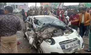 मुजफ्फरनगर जानसठ फ्लाईओवर के नीचे डंपर और कार की टक्कर