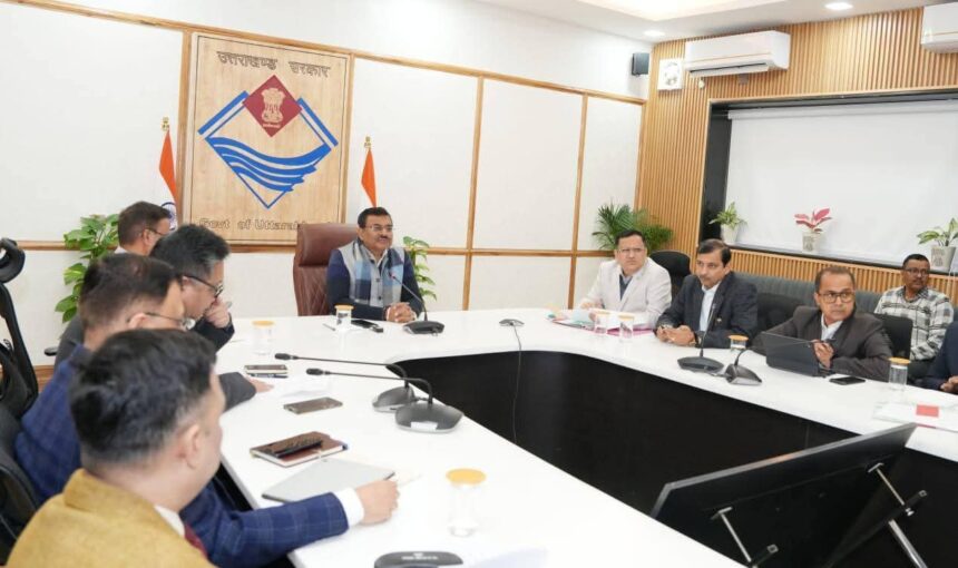 मुख्य सचिव आनन्द बर्द्धन की अध्यक्षता में सचिव समिति की बैठक सम्पन्न