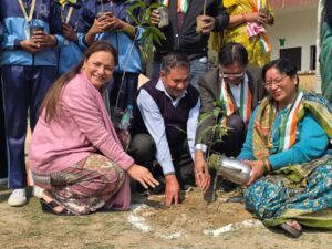 हरियाली की नई शुरुआत: स्कूल में वृक्षारोपण अभियान