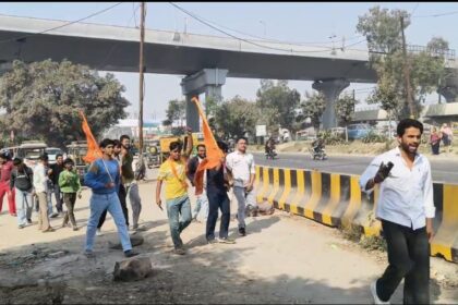 हिंडन नदी मजार विवाद