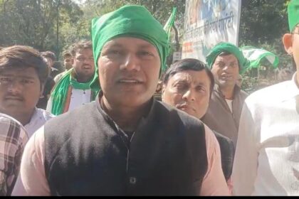 गाजियाबाद कलेक्ट्रेट परिसर में किसानों और पुलिस के बीच झड़प