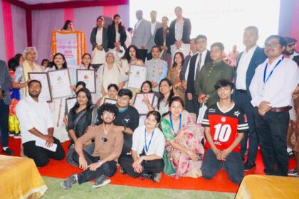 अंतरराष्ट्रीय महिला दिवस पर नीव शक्ति संस्था ने दिव्यांग महिलाओं को किया सम्मानित