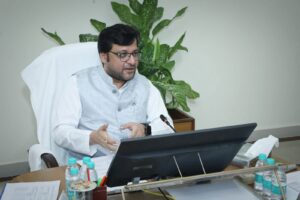 आबकारी मंत्री नितिन अग्रवाल सख्त