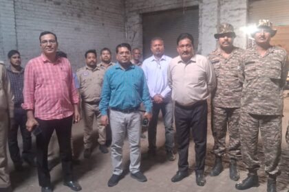 गाजियाबाद में पॉलिथीन पर छापा