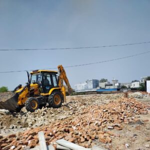 डासना और मसूरी में अवैध कॉलोनियों पर चला बुलडोजर