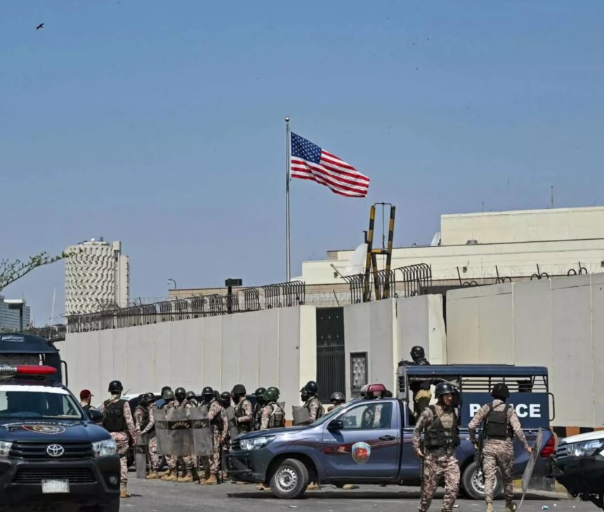 लाहौर में अमेरिकी कॉन्सुलेट पर हिंसक हमला