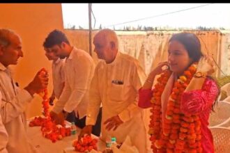 UPSC टॉपर गांव स्वागत