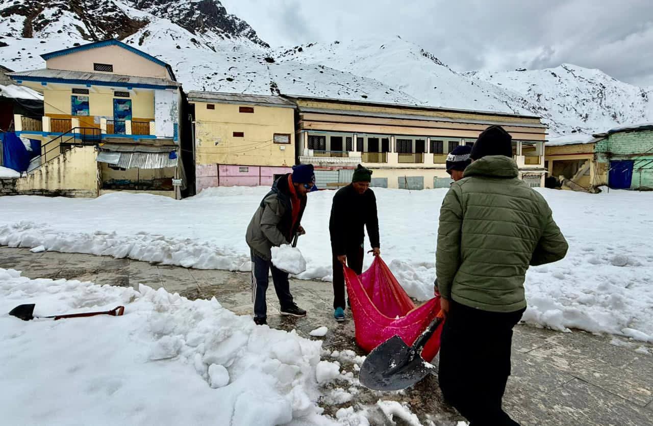 केदारनाथ धाम में तैयारियों ने पकड़ी रफ्तार