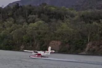 ऋषिकेश के पशुलोक बैराज में उतरा सी-प्लेन