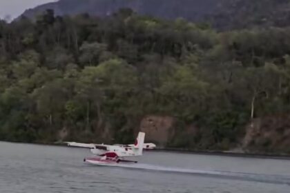 ऋषिकेश के पशुलोक बैराज में उतरा सी-प्लेन