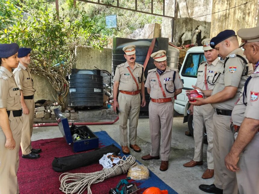 चारधाम यात्रा से पहले गोपेश्वर फायर स्टेशन का निरीक्षण, प्रशासन अलर्ट