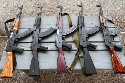 वाराणसी में रेलवे ट्रैक पर मिली AK-47 से हड़कंप