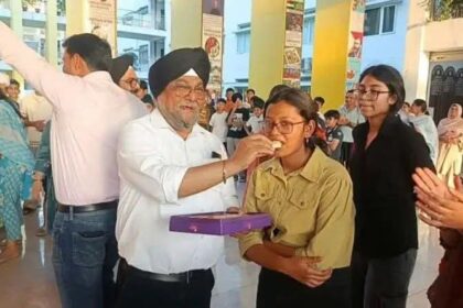 हर्षा CBSE topper