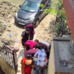 गाजियाबाद में खुले नाले में गिरीं 70 वर्षीय बुजुर्ग