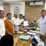 ट्रोनिका सिटी में कथित अवैध निर्माण पर विहिप और बजरंग दल का विरोध
