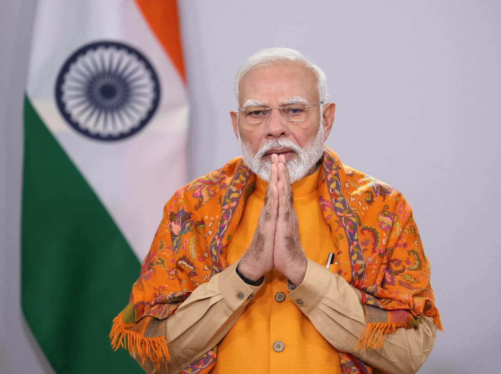 सोना-चांदी खरीदारी कम