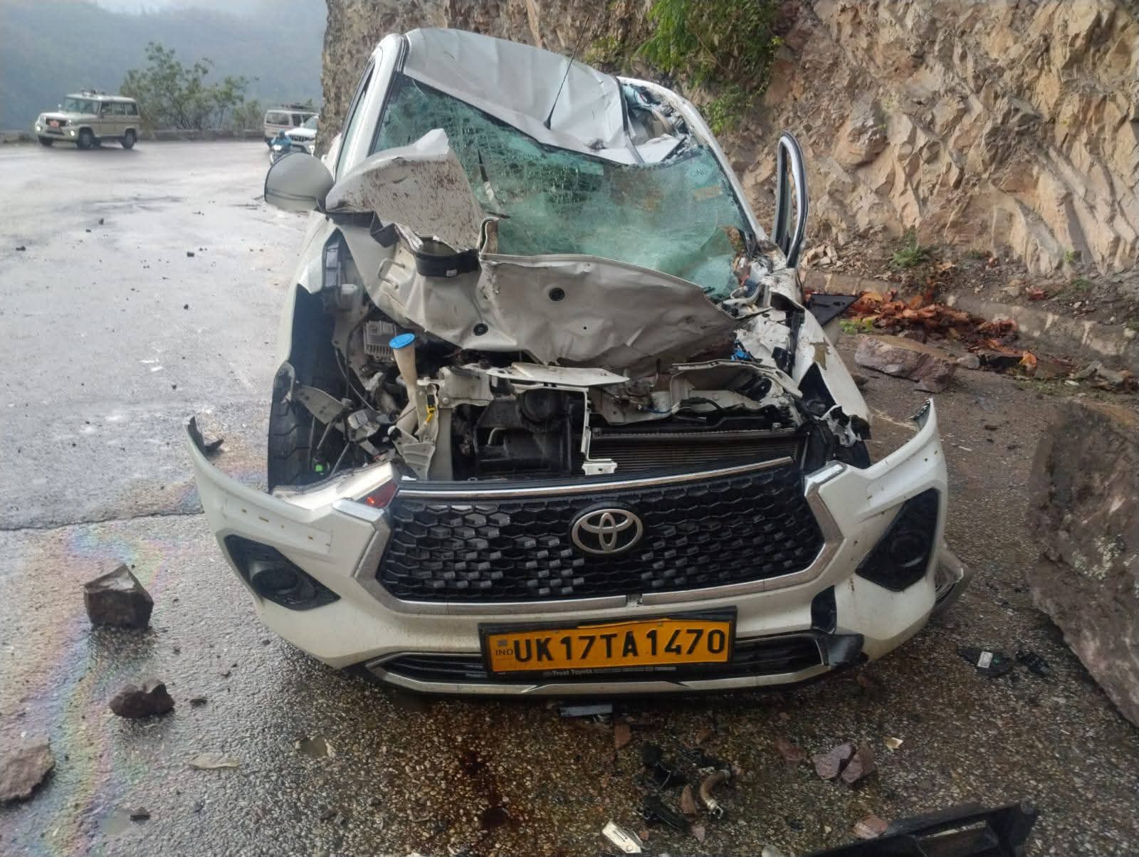 एनएच-07 हादसे में एआरटीओ धर्मेंद्र सिंह बिष्ट ने बचाई घायलों की जान
