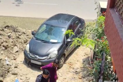 गाजियाबाद में खुले नाले में गिरीं 70 वर्षीय बुजुर्ग