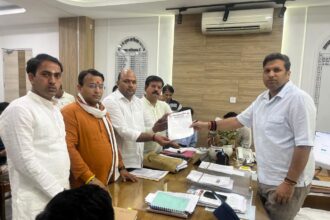 ट्रोनिका सिटी में कथित अवैध निर्माण पर विहिप और बजरंग दल का विरोध