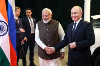 रूस से तेल खरीद जारी रखेगा भारत, सरकार ने दी बड़ी सफाई